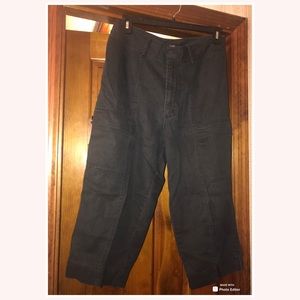 Lee Black Cargo Capris